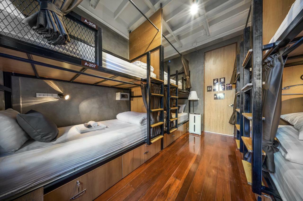 Oyo 685 Am Bed Hostel Bangkok Extérieur photo
